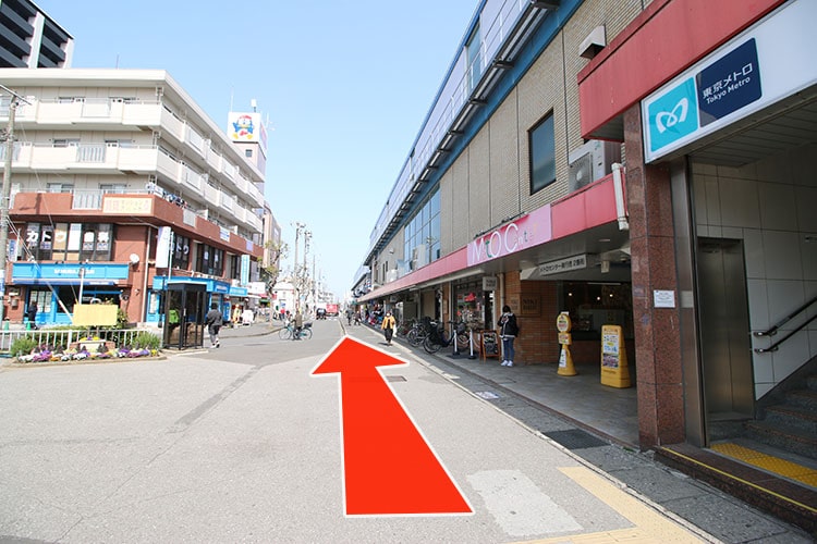 そのまま直進します