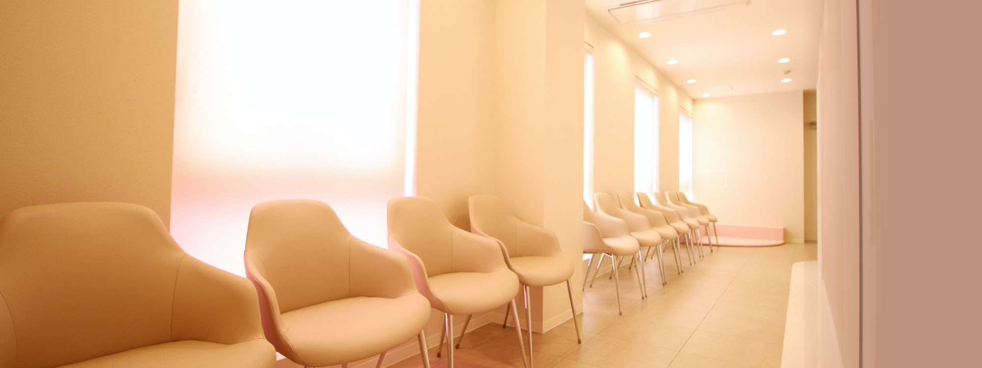 キービジュアル 待合室